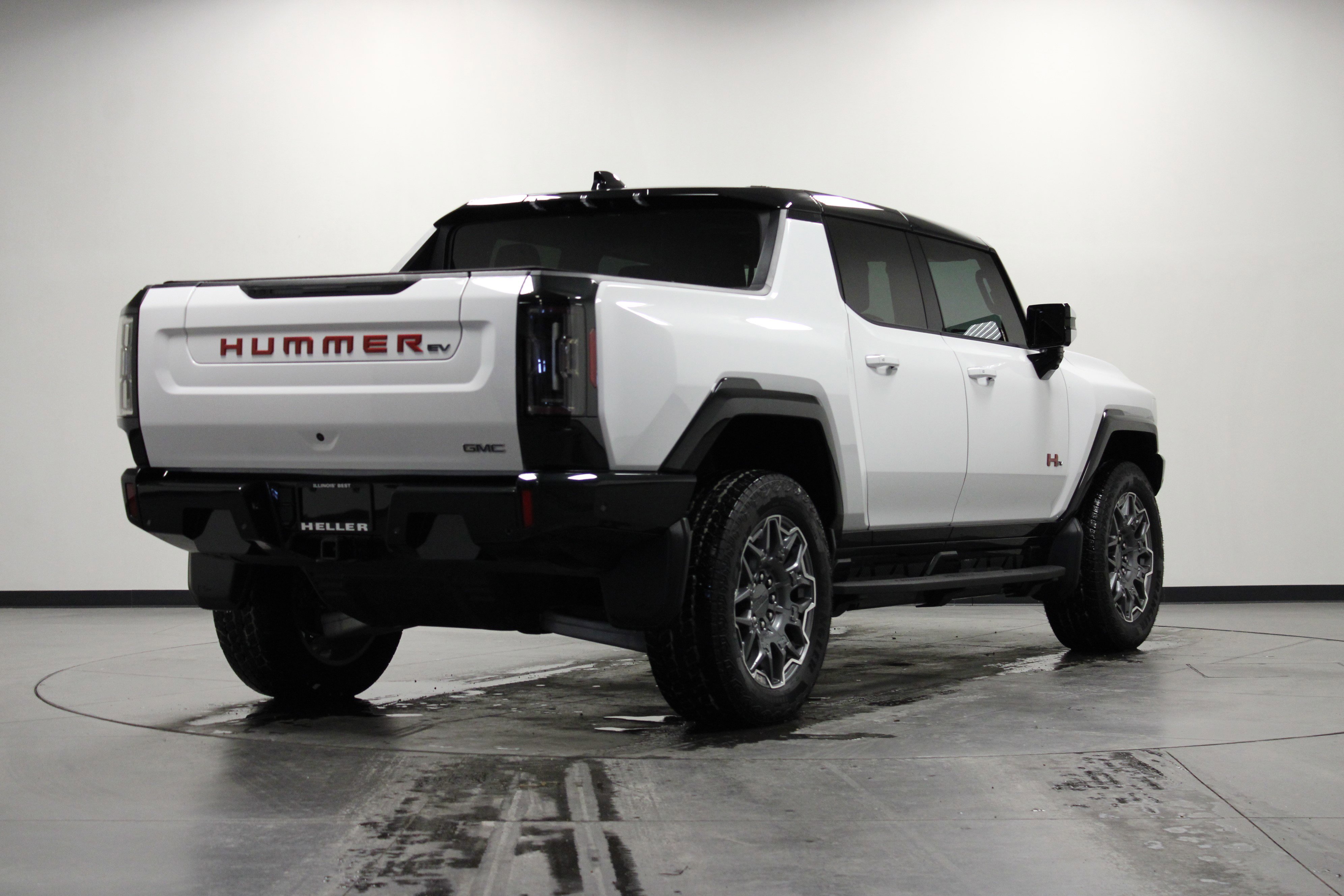 Used 2025 GMC Hummer EV 2X w/ LPO, Sport Package image 4