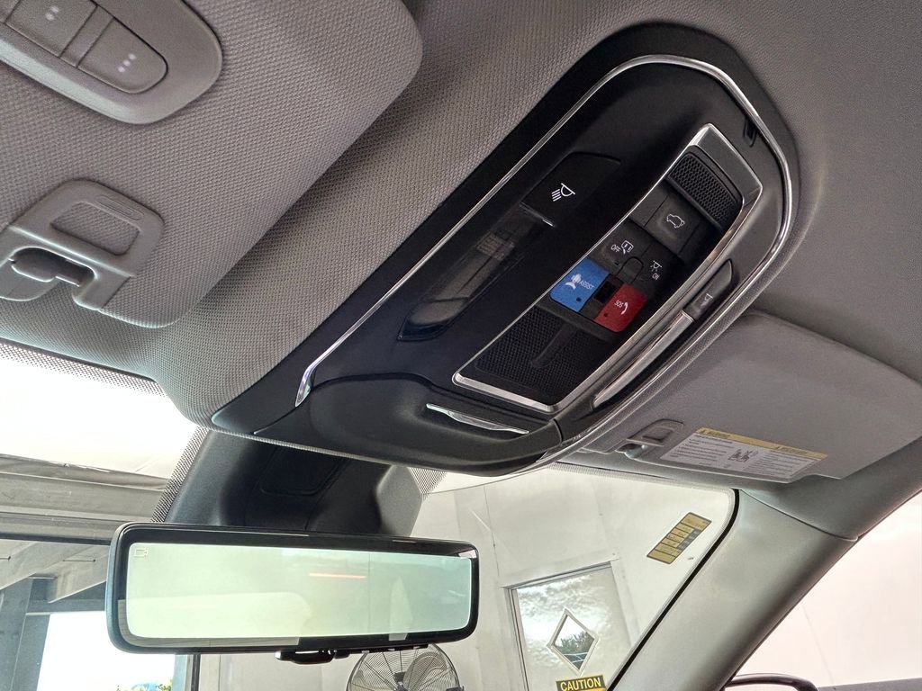 Used 2024 Jeep Grand Cherokee Limited w/ Luxury Tech Group II image 27