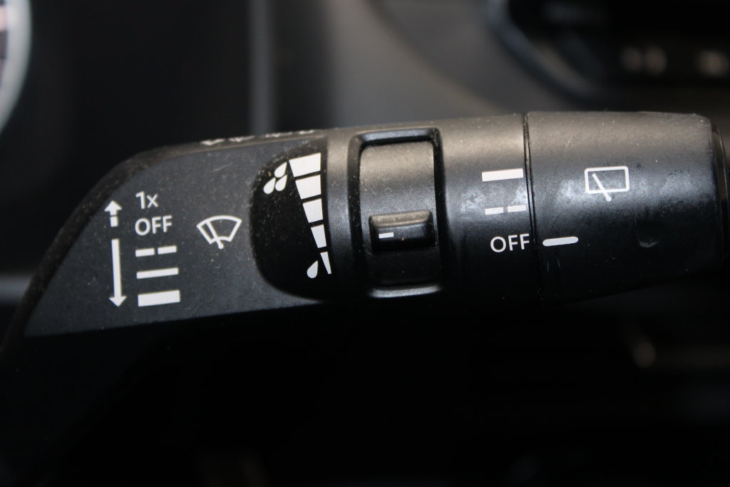 Used 2023 Nissan Rogue SV AWD/4WD image 36