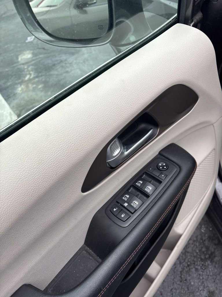 Certified 2018 Chrysler Pacifica Touring-L Plus image 5