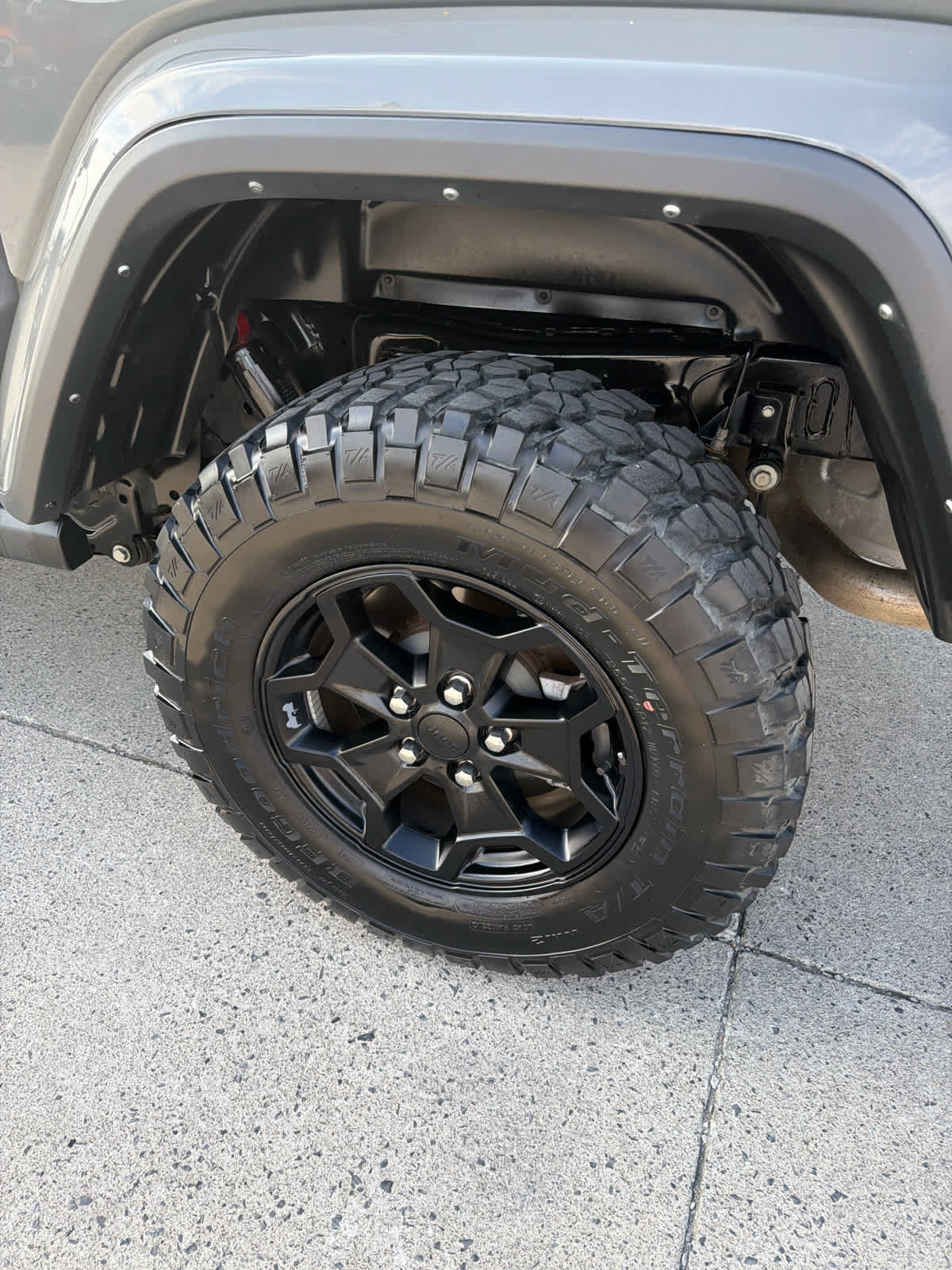 Used 2022 Jeep Gladiator Sport AWD/4WD image 9