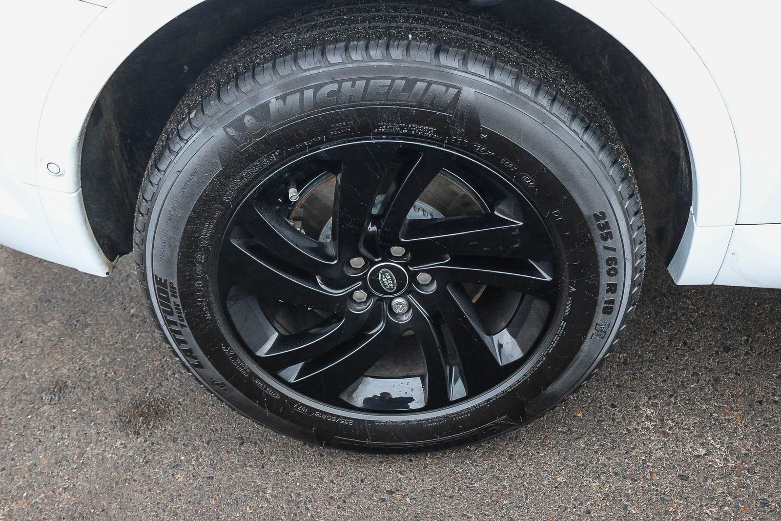 Used 2025 Land Rover Discovery Sport S image 13