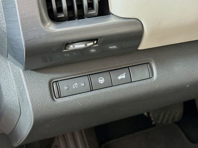 Certified 2023 Nissan Pathfinder SL w/ SL Premium Package image 12