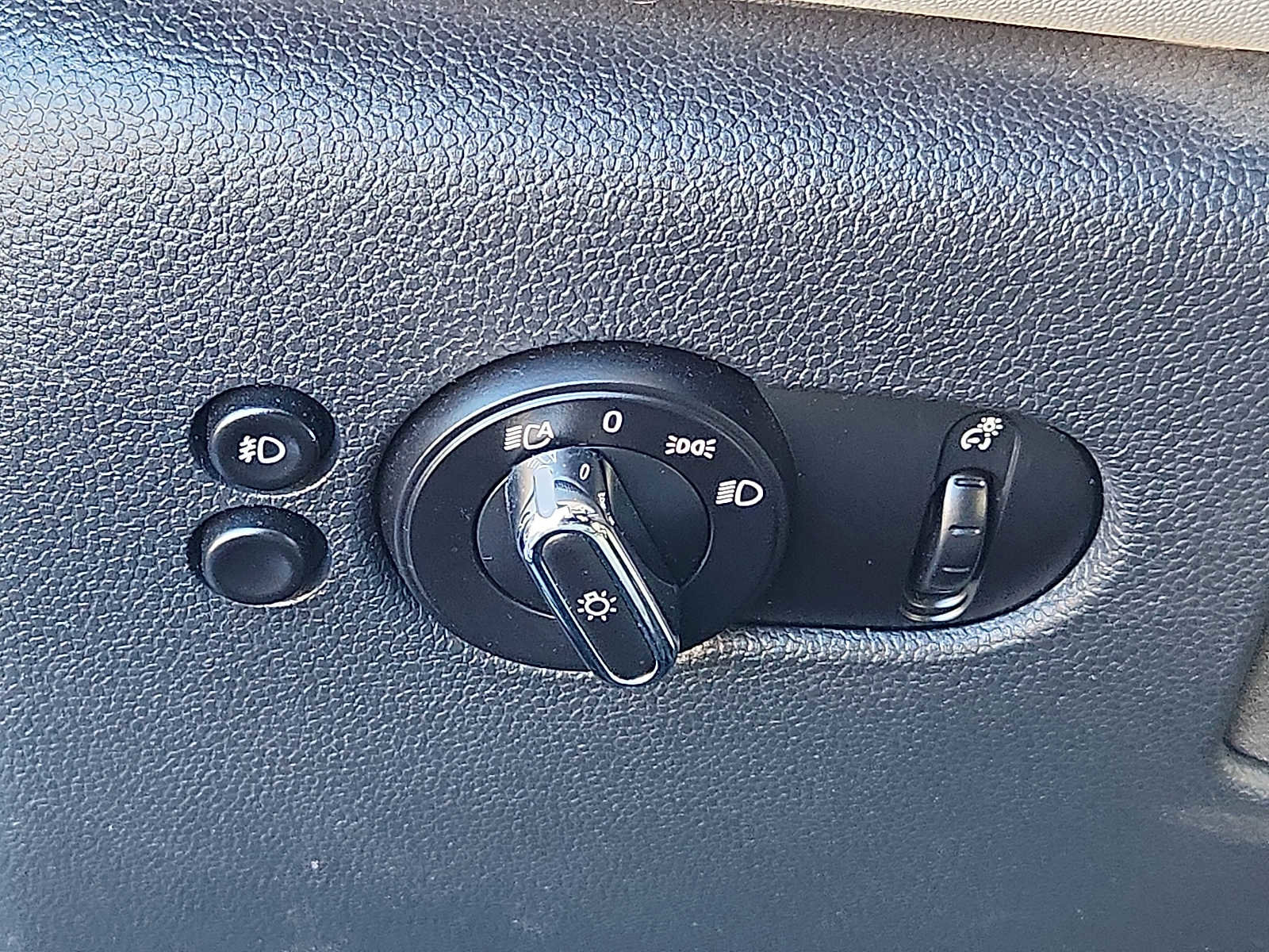 Used 2016 MINI Cooper S w/ Premium Package image 21