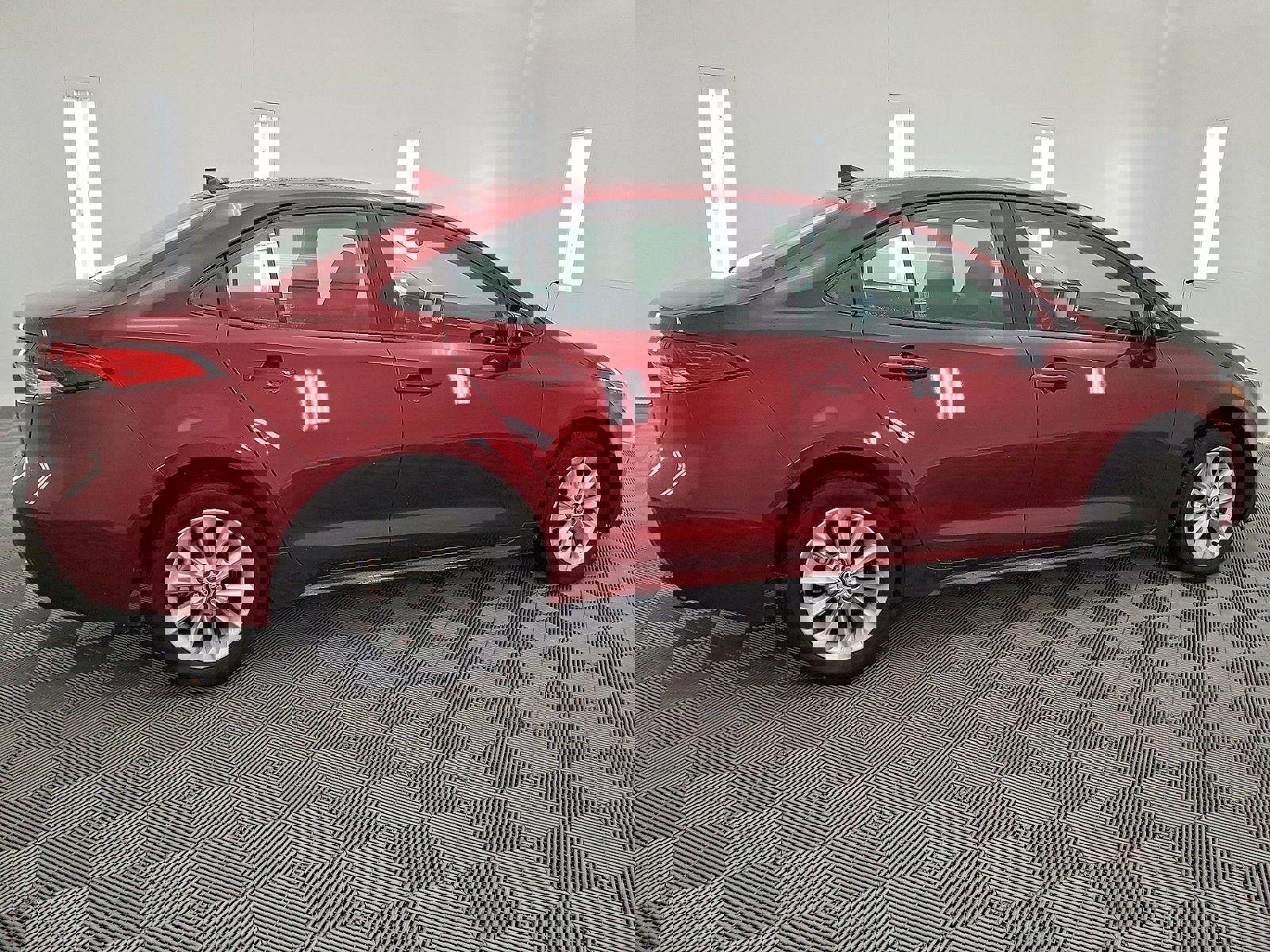 Used 2022 Toyota Corolla LE image 25