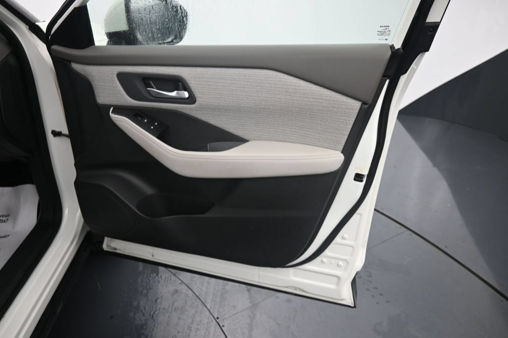 Used 2023 Nissan Rogue SV AWD/4WD image 12