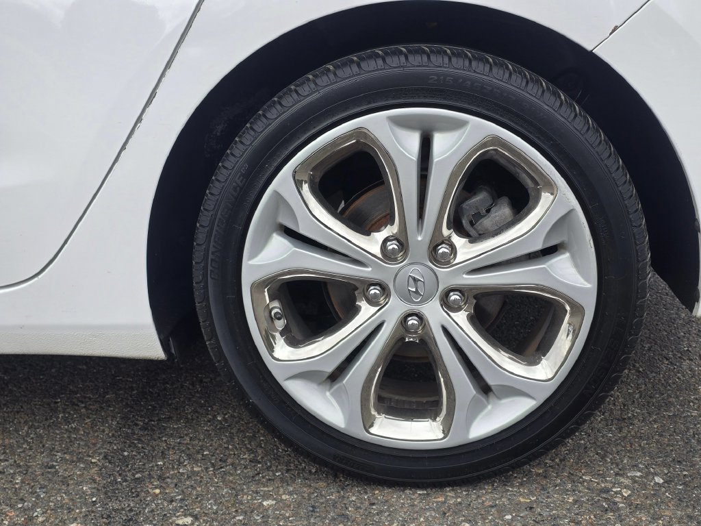 Used 2013 Hyundai Elantra GT w/ Touch & Go Pkg FWD image 9