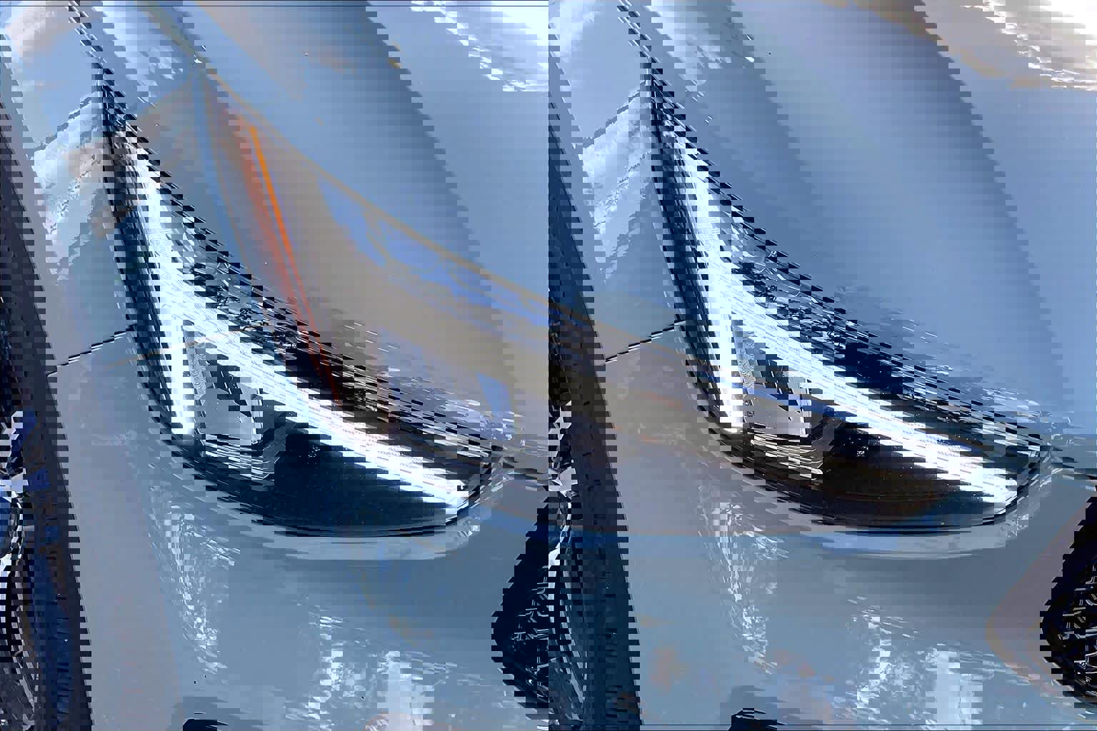 Used 2024 Volvo XC40 B5 Core image 27