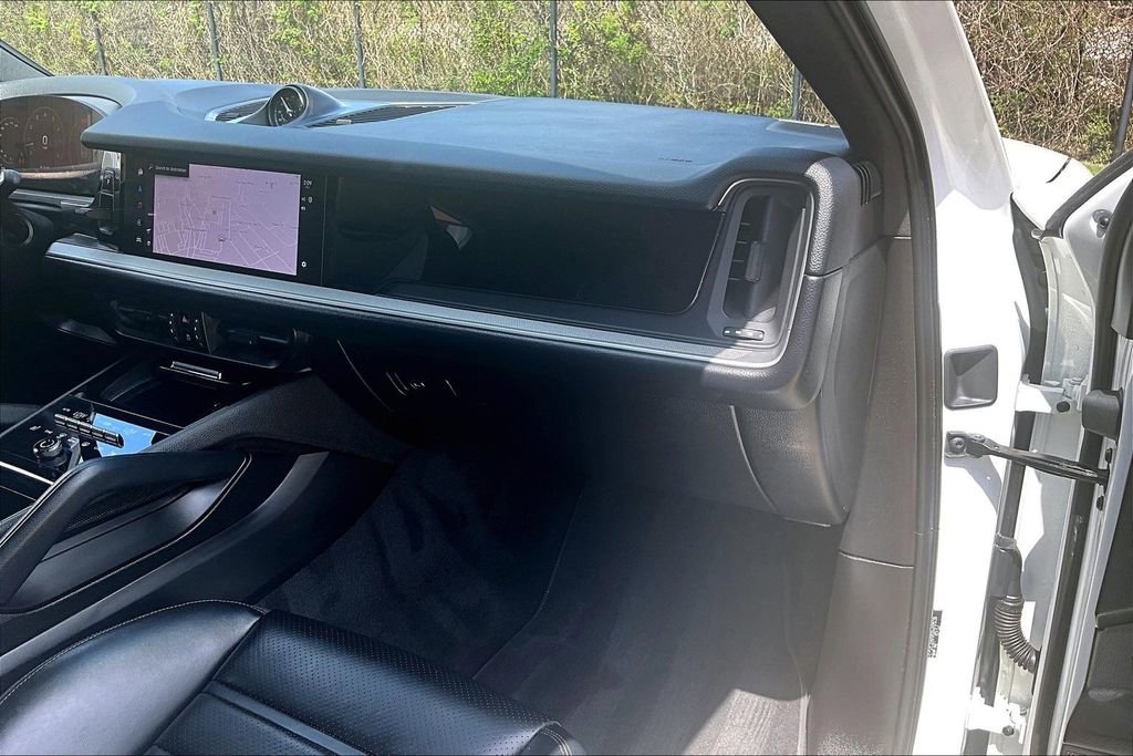 Used 2024 Porsche Cayenne S image 21