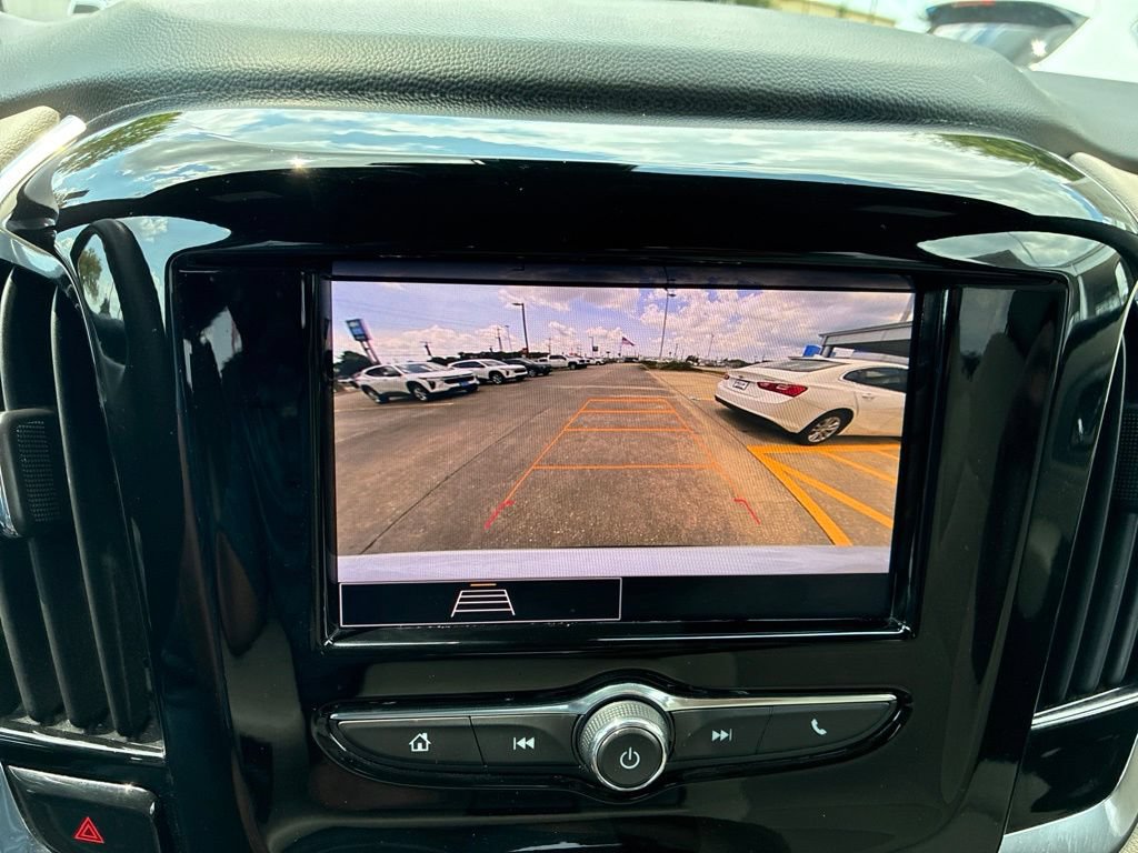 Used 2022 Chevrolet Traverse LS FWD image 29