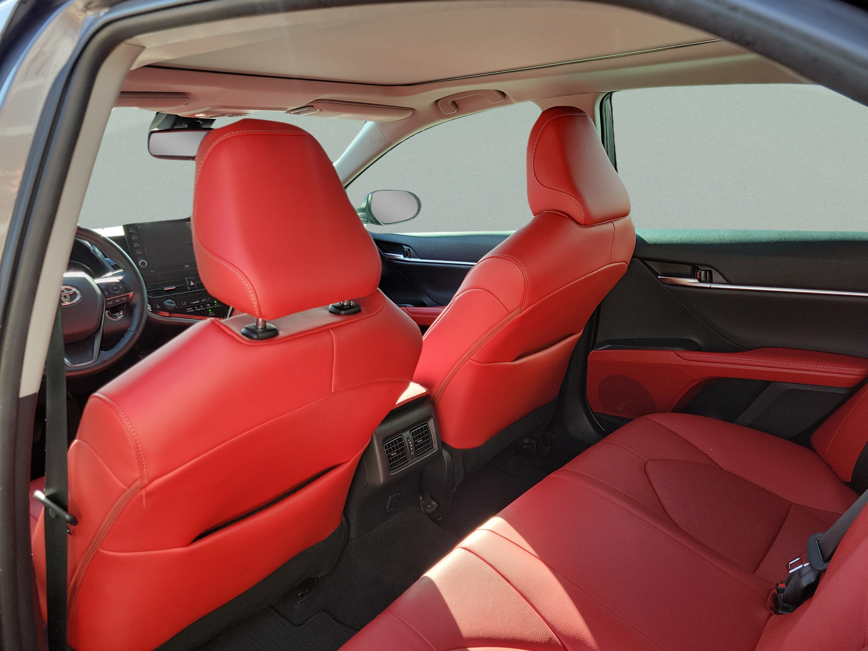 Used 2022 Toyota Camry XSE FWD image 23