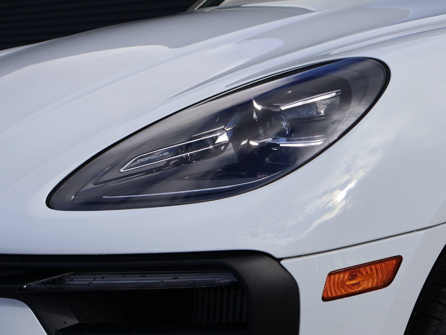 Certified 2023 Porsche Macan S AWD/4WD image 13