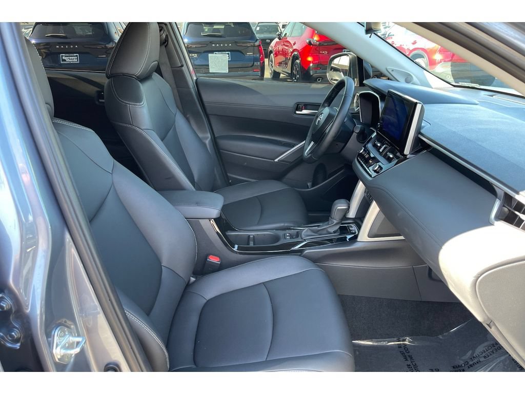 Used 2024 Toyota Corolla Cross XLE w/ Convenience Package FWD image 19