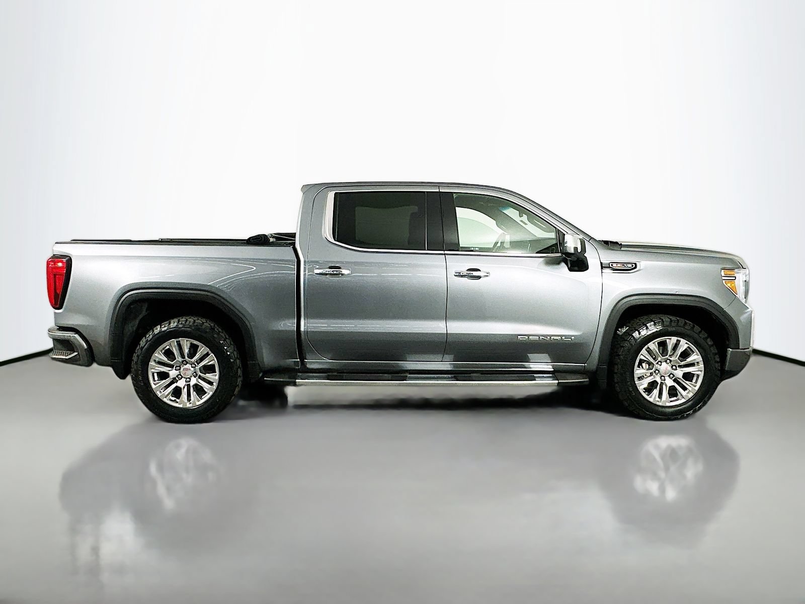 Used 2020 GMC Sierra 1500 Denali w/ Driver Alert Package II AWD/4WD image 9