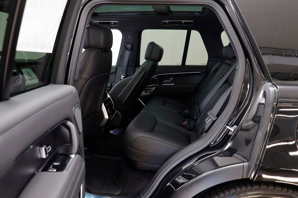New 2025 Land Rover Range Rover SE AWD/4WD image 18