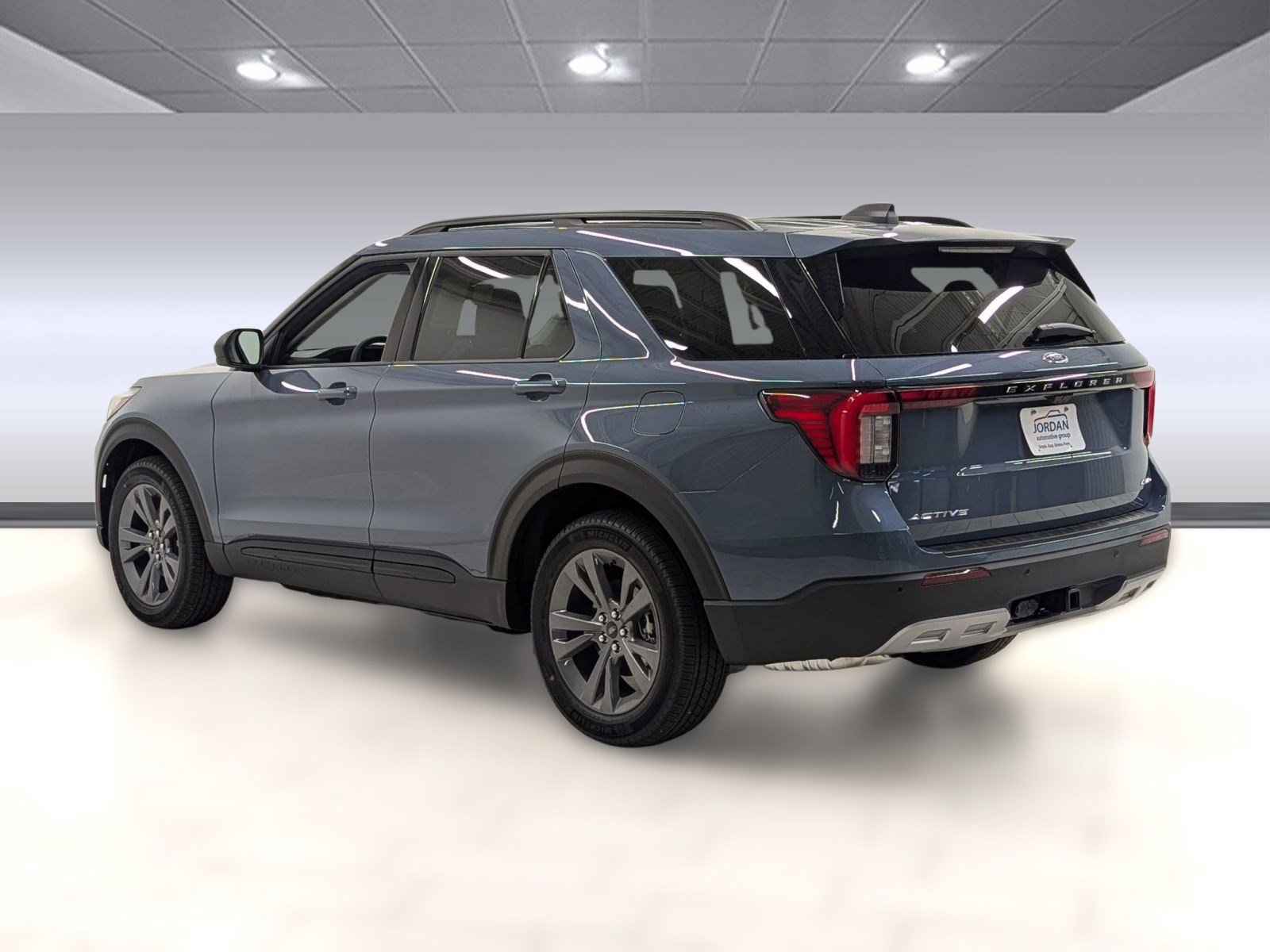 New 2026 Ford Explorer Active w/ Active Comfort Package image 2