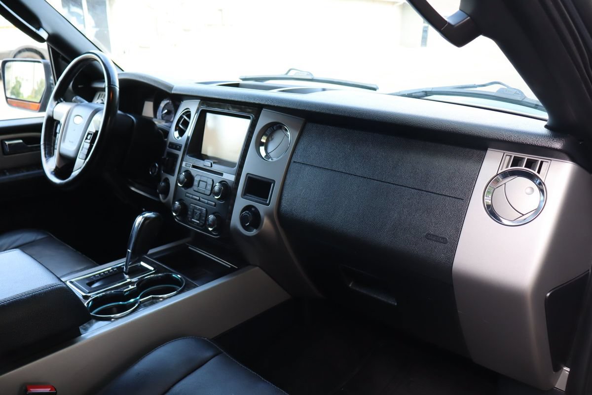 Used 2015 Ford Expedition Limited w/ Equipment Group 301A AWD/4WD image 17