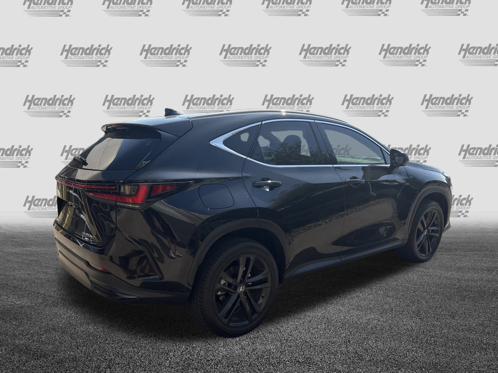 Used 2025 Lexus NX 450h+ AWD w/ Luxury Package image 10