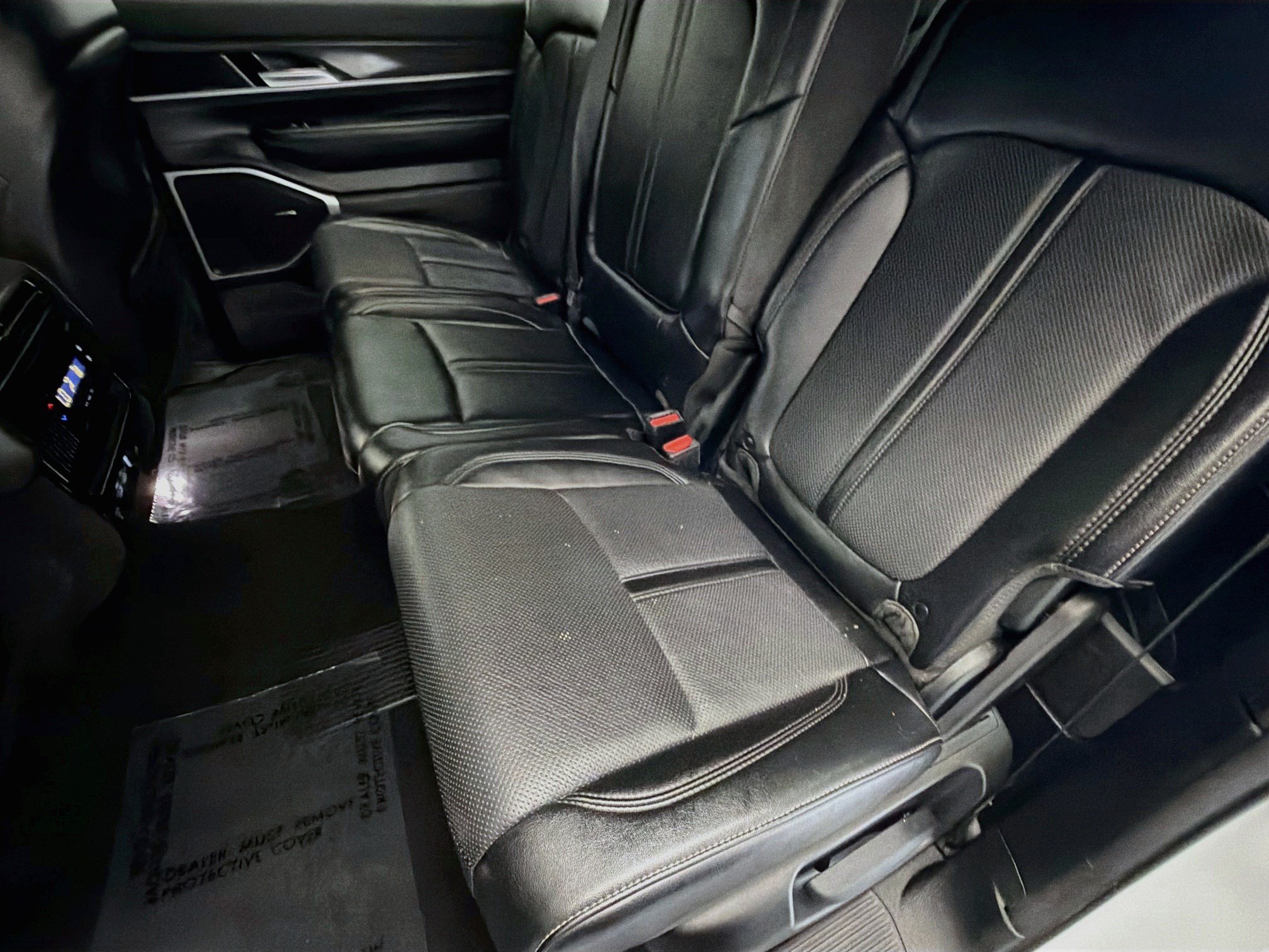 Used 2024 Jeep Wagoneer L Series II RWD image 13