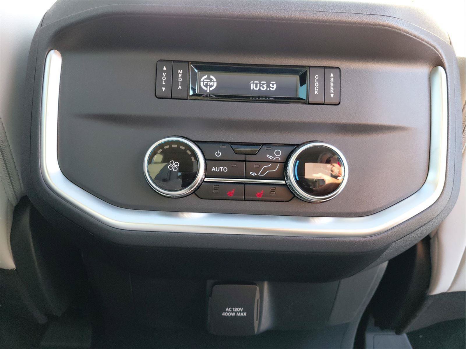 New 2025 Ford Expedition Max Platinum w/ Platinum Ultimate Package AWD/4WD image 6