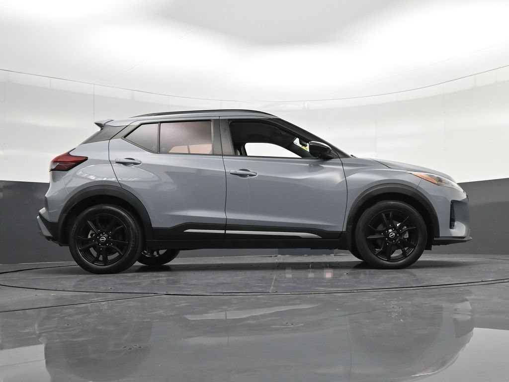 Used 2022 Nissan Kicks SR w/ Premium Package FWD image 30