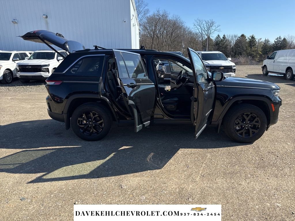 Used 2022 Jeep Grand Cherokee Limited w/ Trailer Tow Prep Group (B) image 34