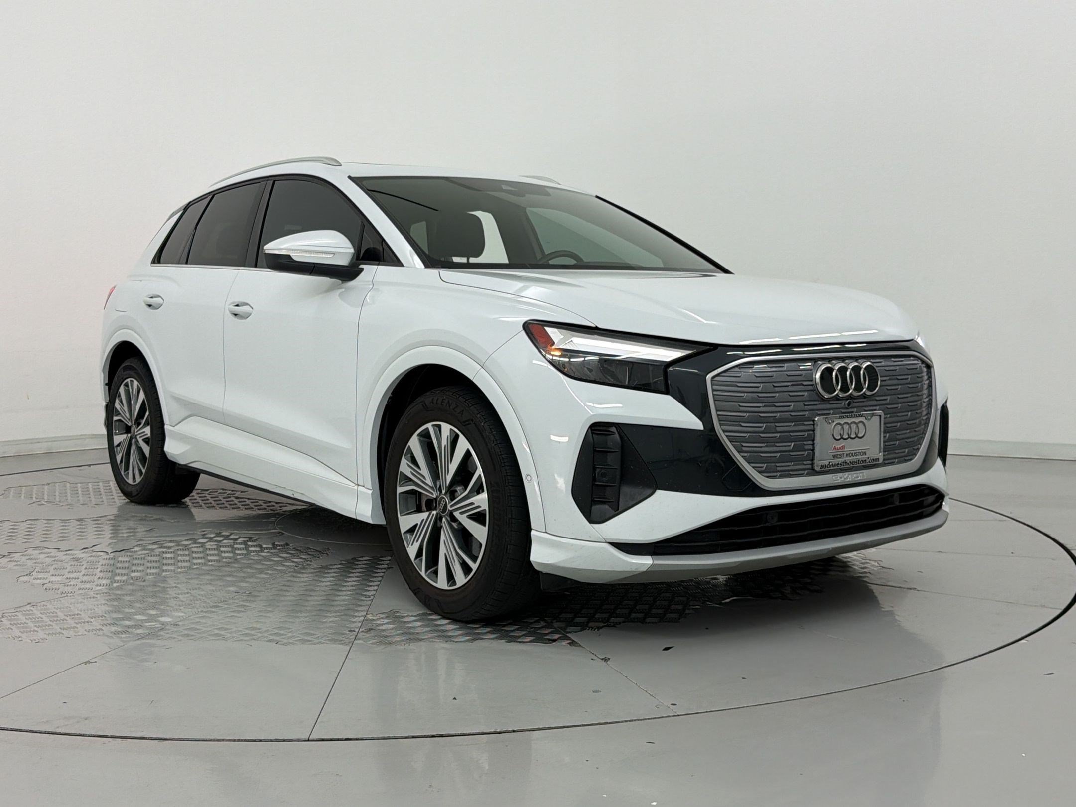 Used 2023 Audi Q4 e-tron Premium Plus w/ Premium Plus RWD image 7