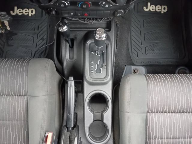 Used 2012 Jeep Wrangler Unlimited Sport AWD/4WD image 3