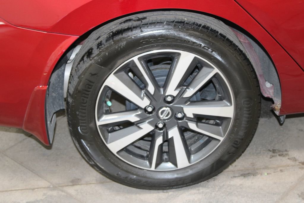 Used 2021 Nissan Versa SV image 33