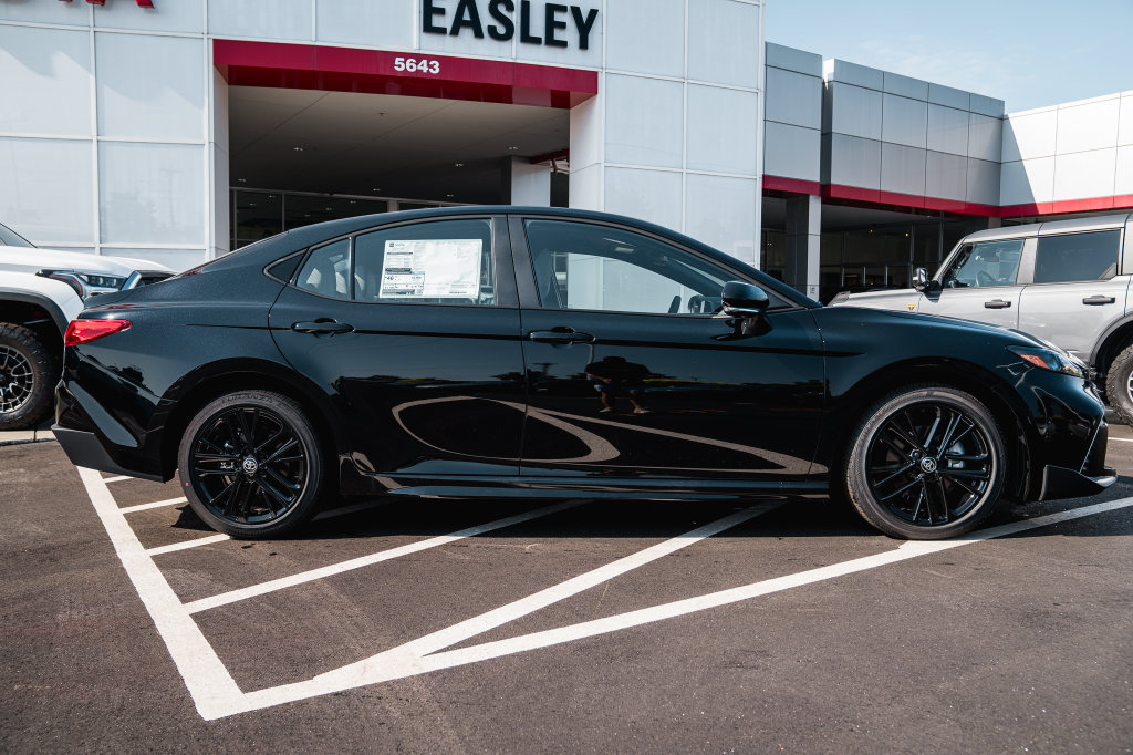 New 2026 Toyota Camry SE FWD image 8