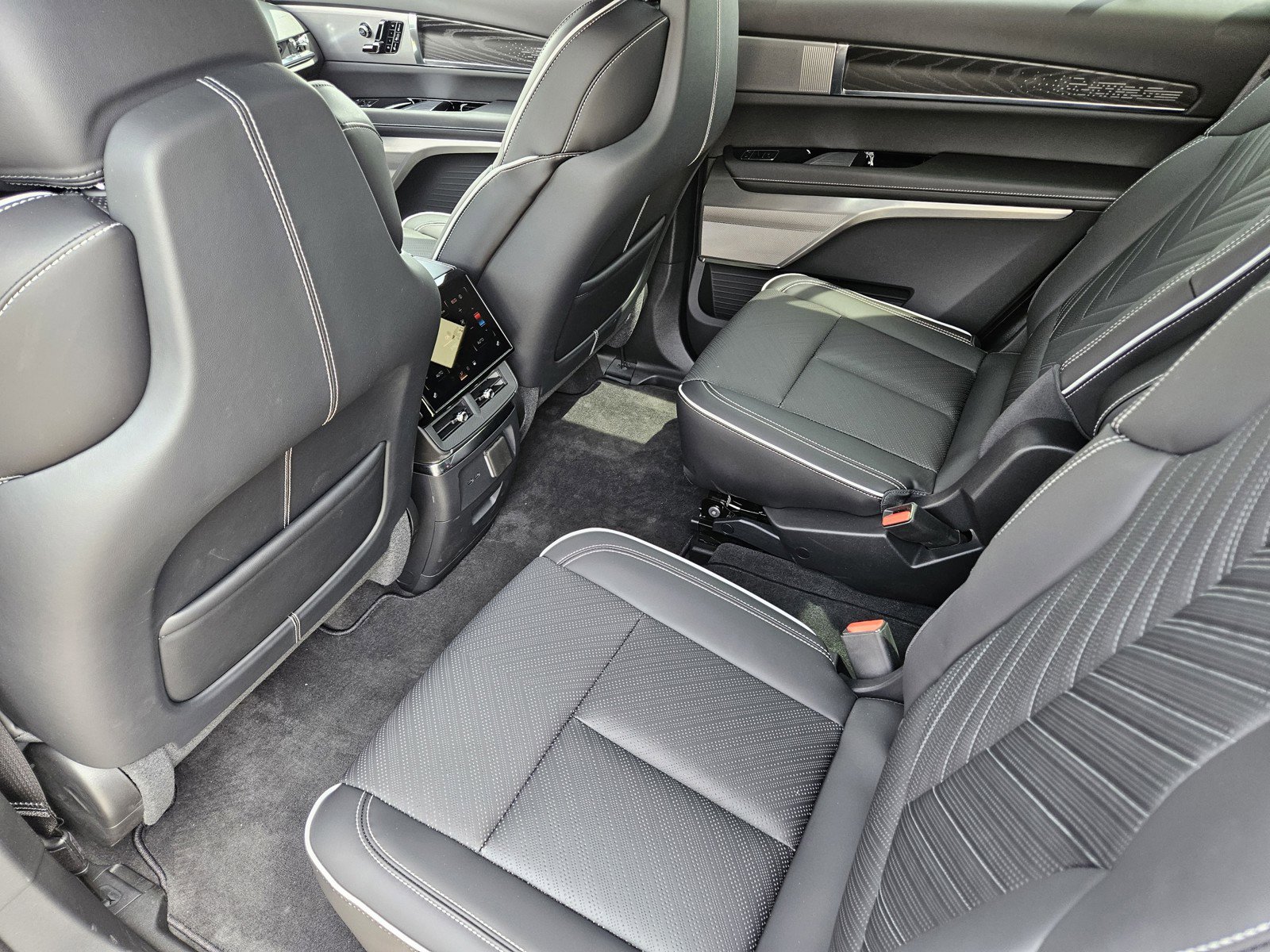 New 2026 Cadillac Vistiq Platinum AWD/4WD image 20