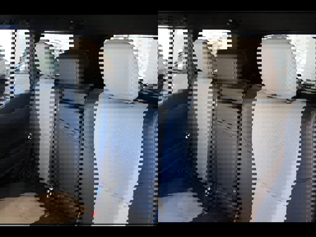 Used 2024 Lexus GX 550 image 17