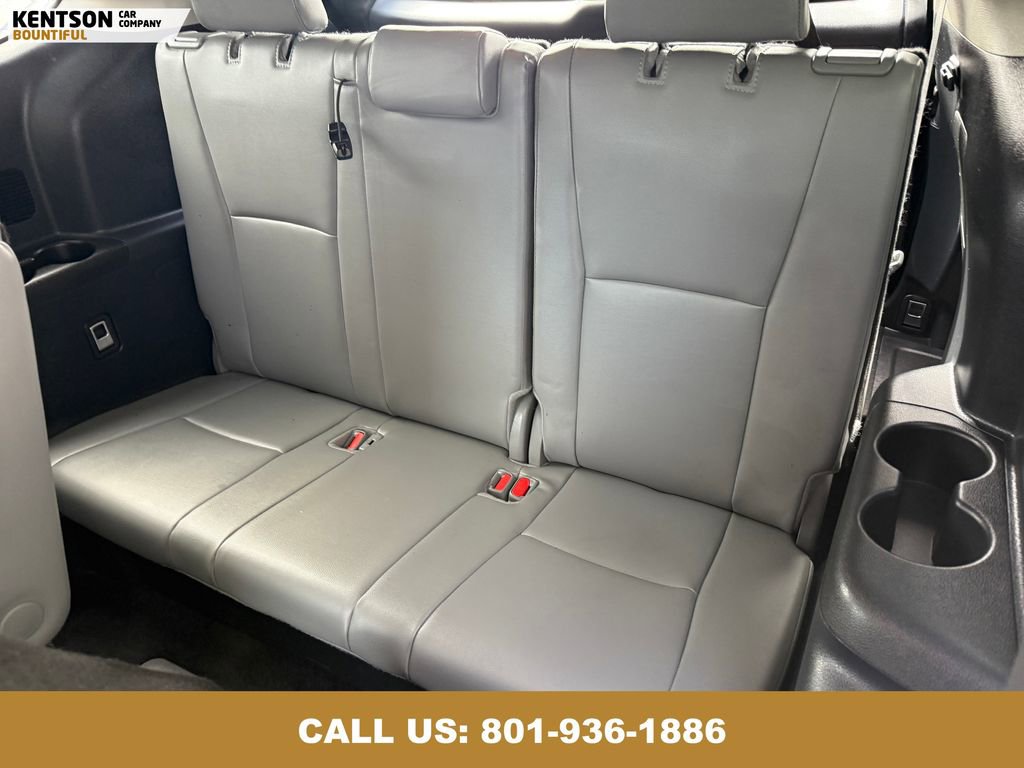 Used 2025 Toyota Highlander XLE image 39