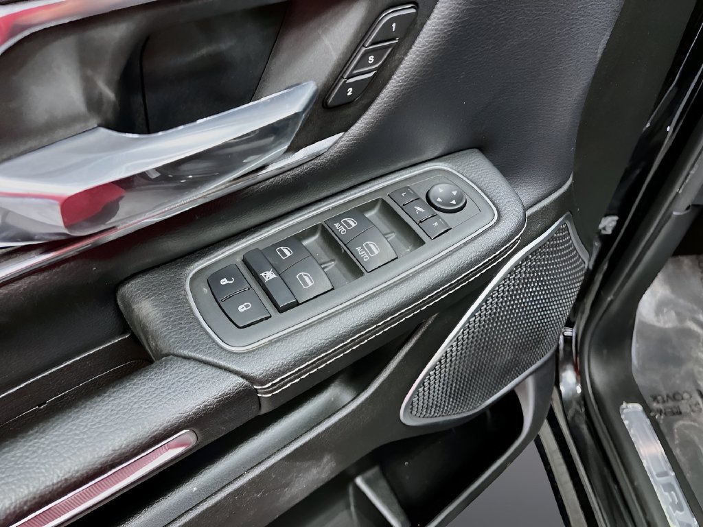 Used 2022 RAM 1500 Laramie w/ Sport Appearance Package AWD/4WD image 18