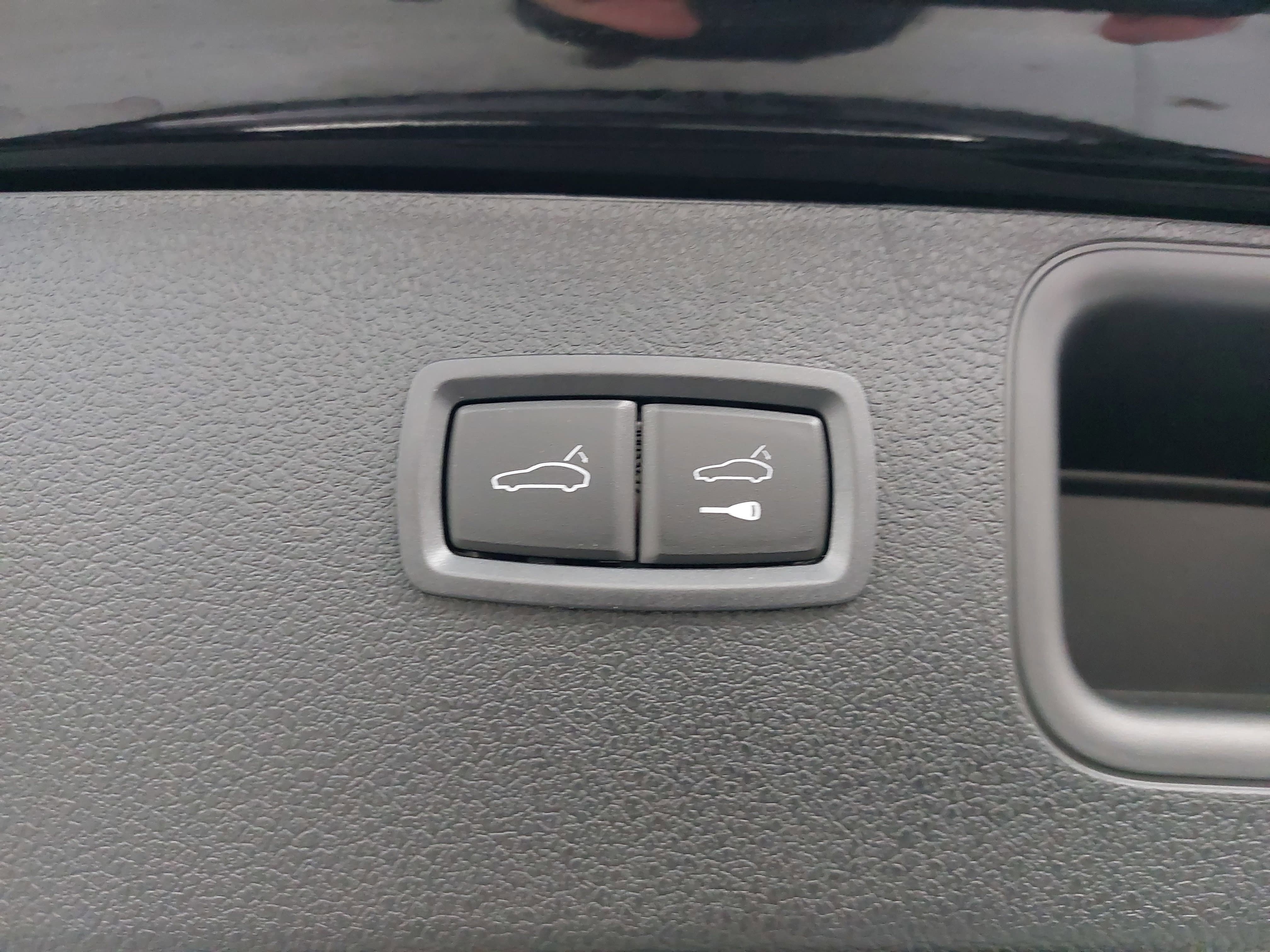 Certified 2026 Porsche Macan image 15
