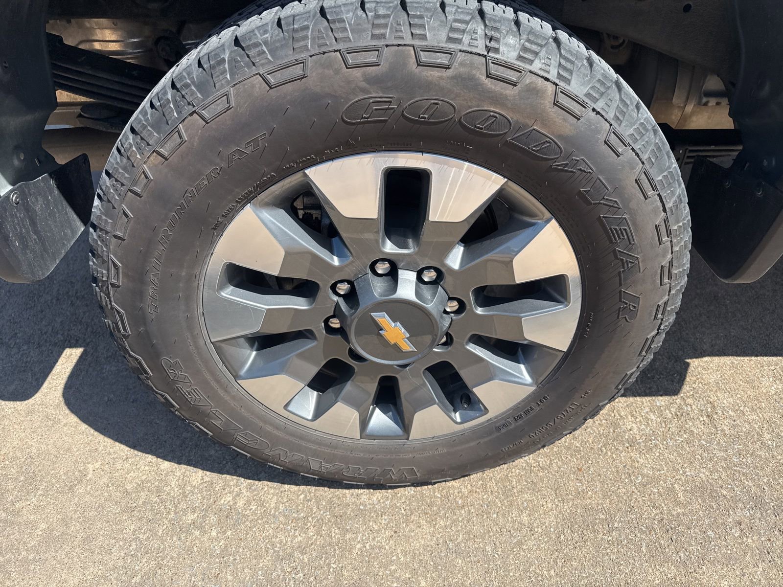 Used 2024 Chevrolet Silverado 2500 Custom w/ Custom Value Package image 5