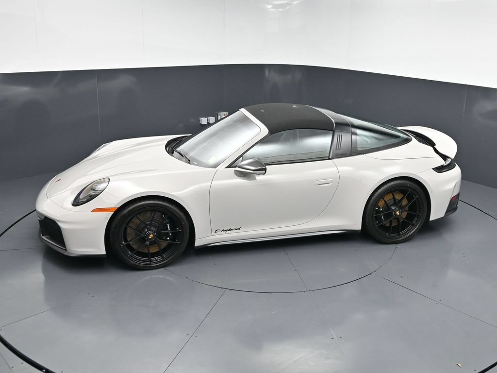 Certified 2026 Porsche 911 Targa 4 GTS AWD/4WD image 14