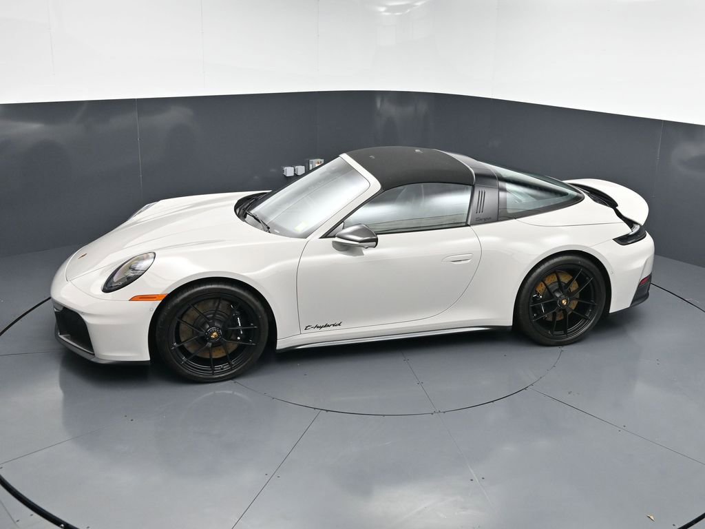Certified 2026 Porsche 911 Targa 4 GTS AWD/4WD image 14