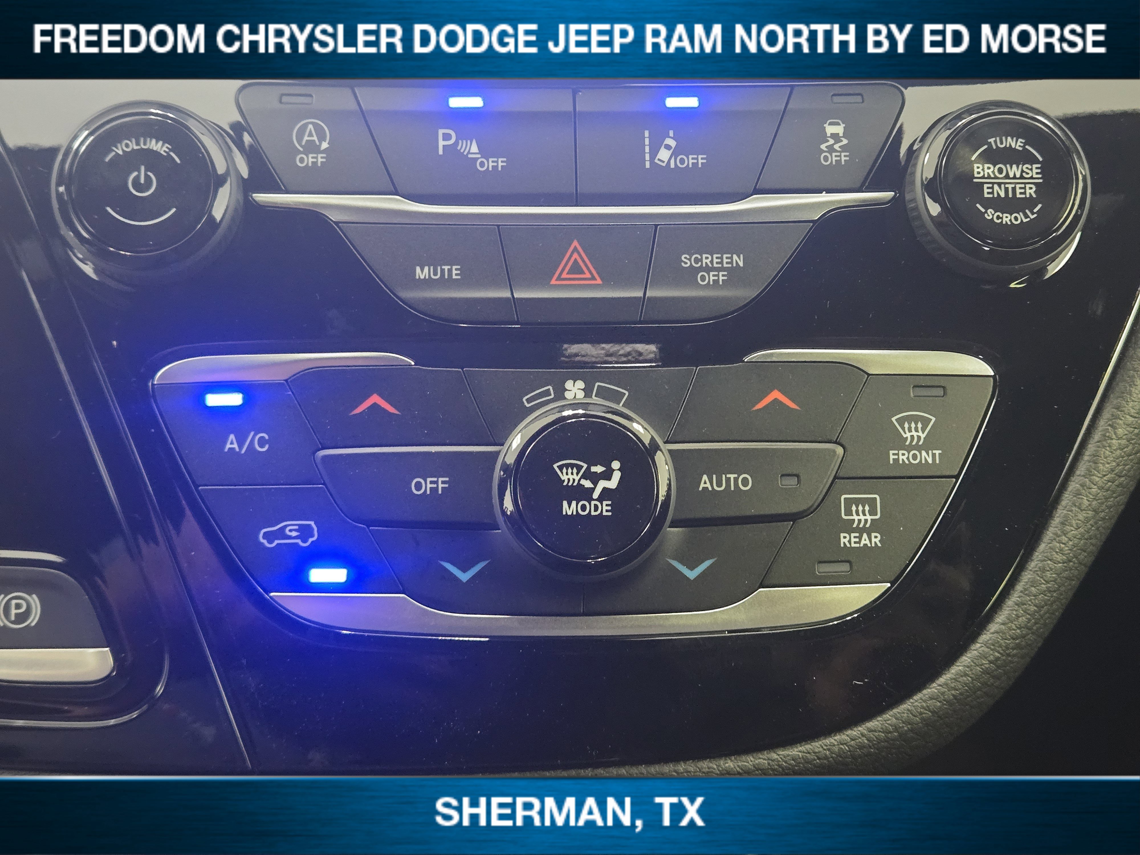 New 2026 Chrysler Pacifica Select image 13