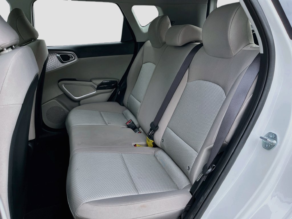 Certified 2025 Kia Soul LX w/ LX Technology Package FWD image 28
