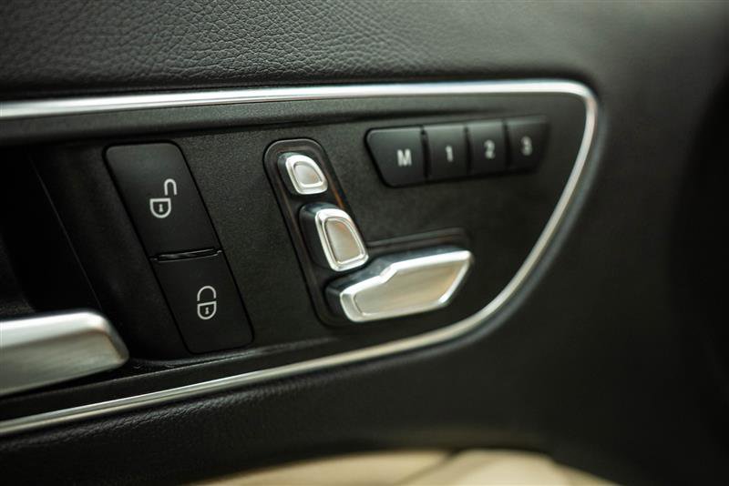 Used 2020 Mercedes-Benz GLA 250 4MATIC image 16