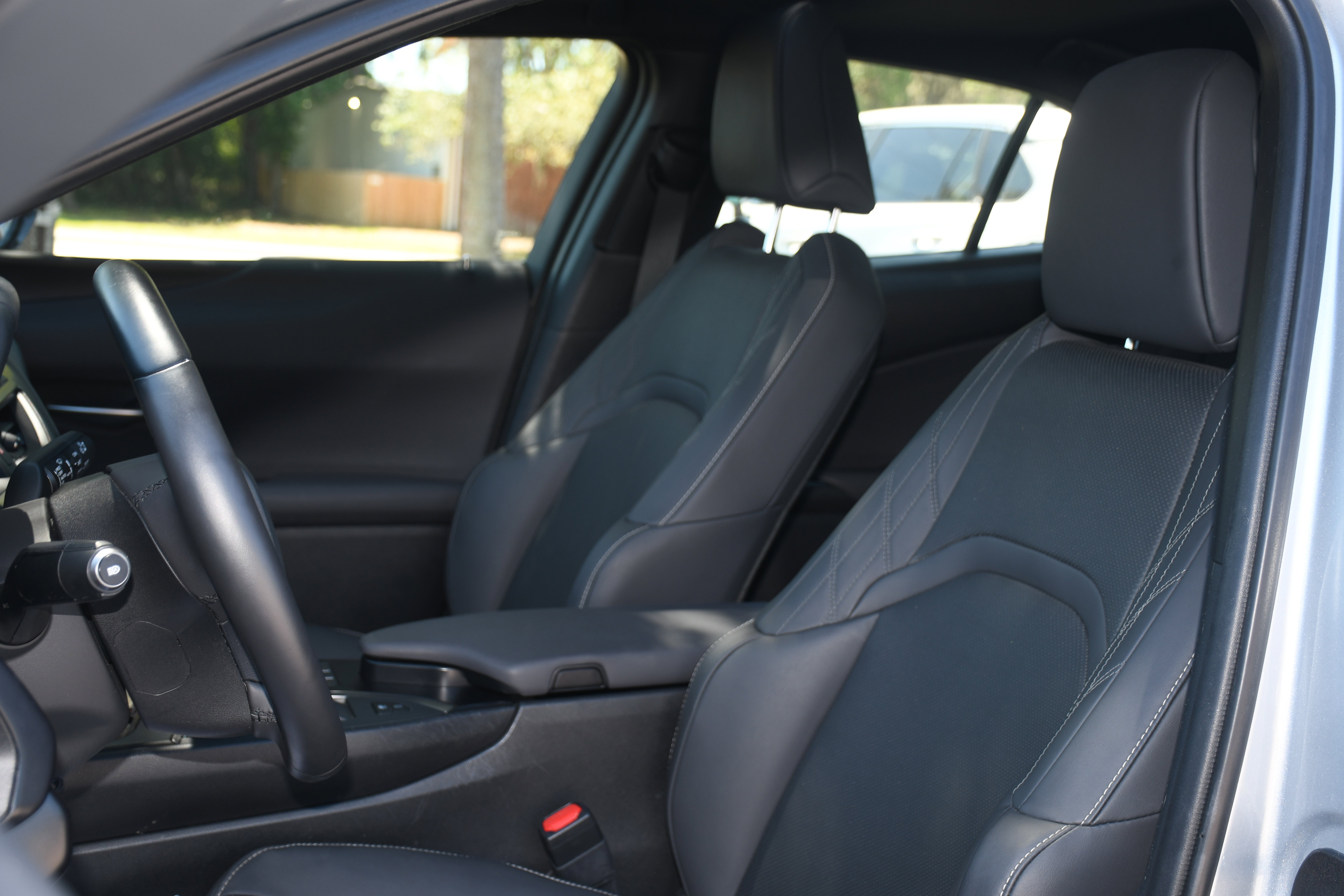 Used 2023 Lexus UX 250h FWD w/ Accessory Package (Z1) image 12