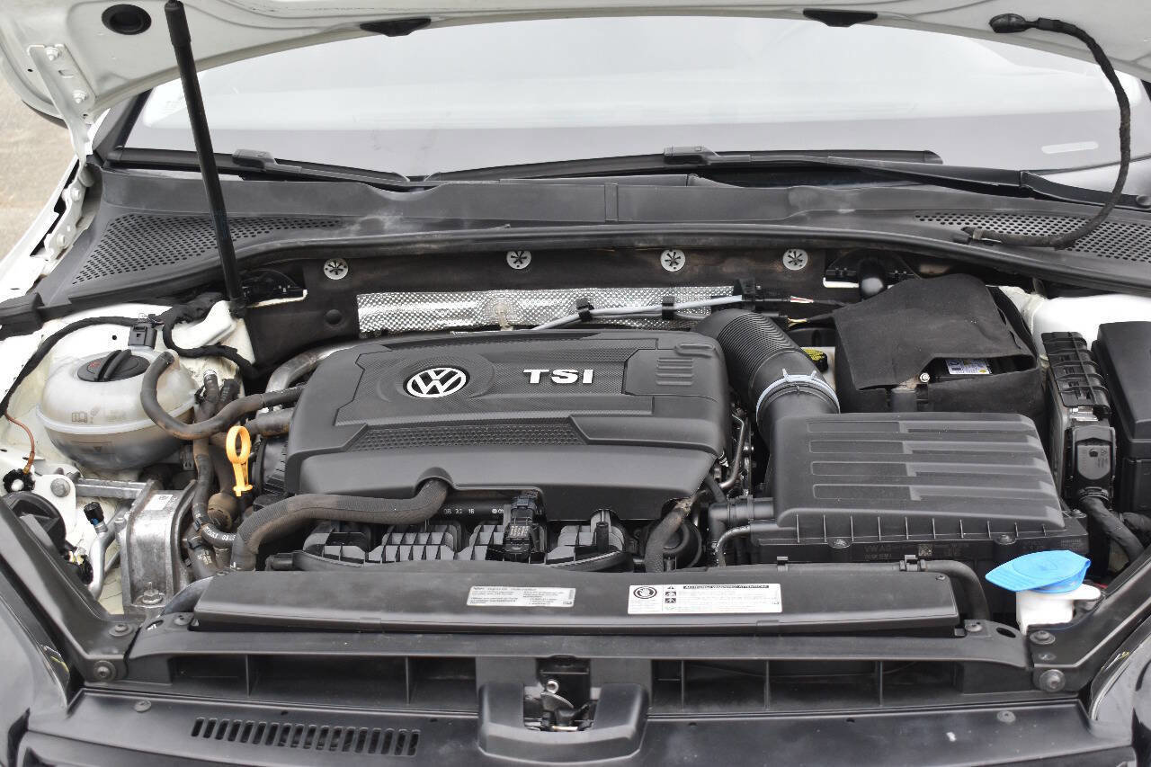 Used 2017 Volkswagen Golf Alltrack SE image 37