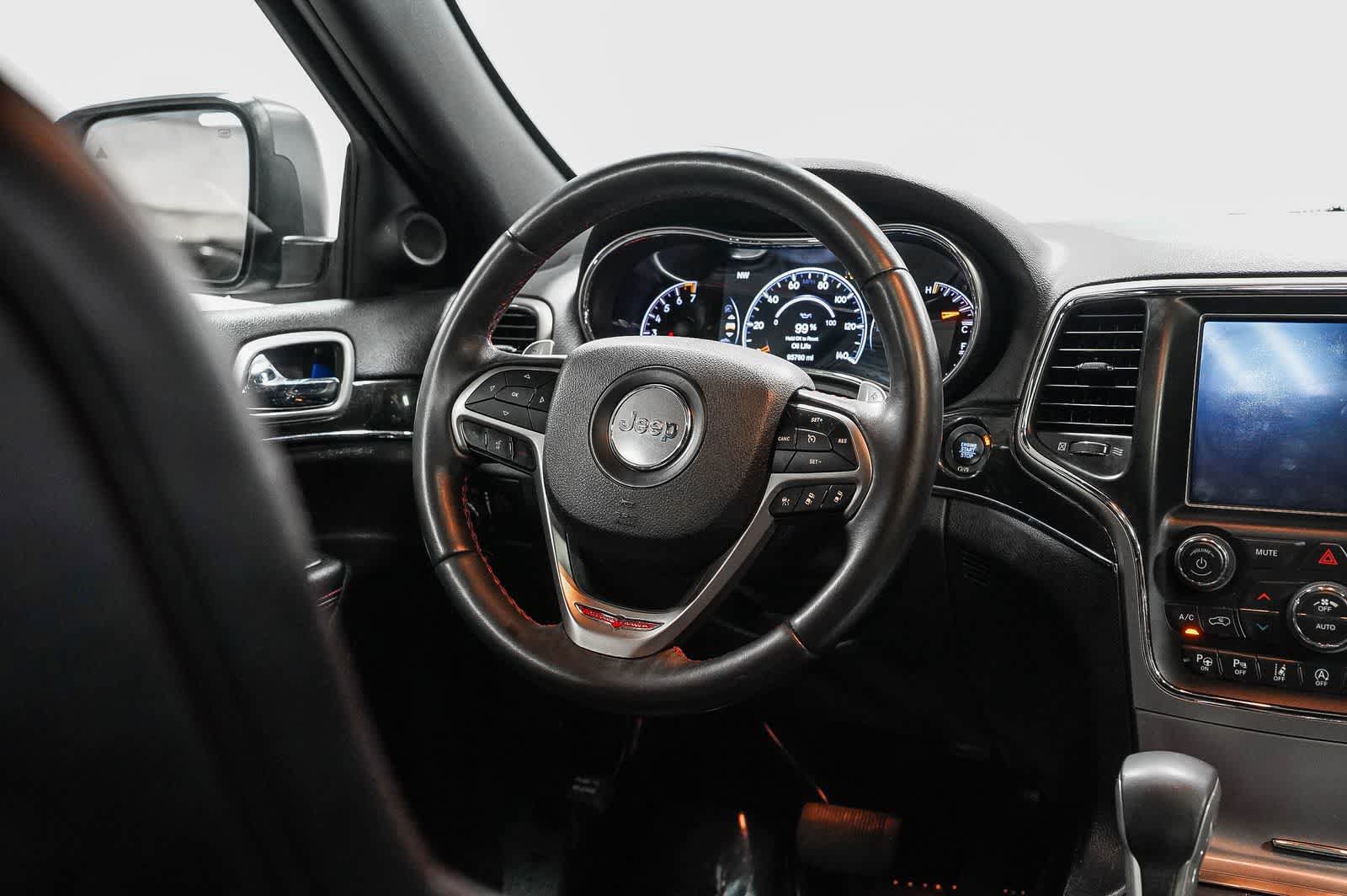 Used 2018 Jeep Grand Cherokee Trailhawk w/ Trailhawk Luxury Group AWD/4WD image 15