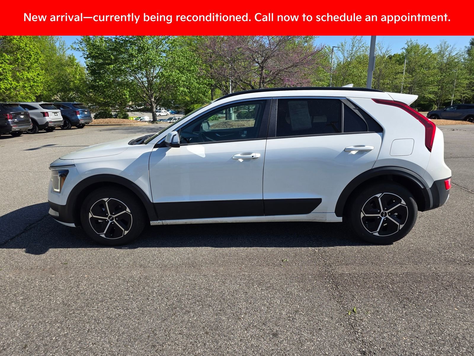 Certified 2024 Kia Niro EX image 2