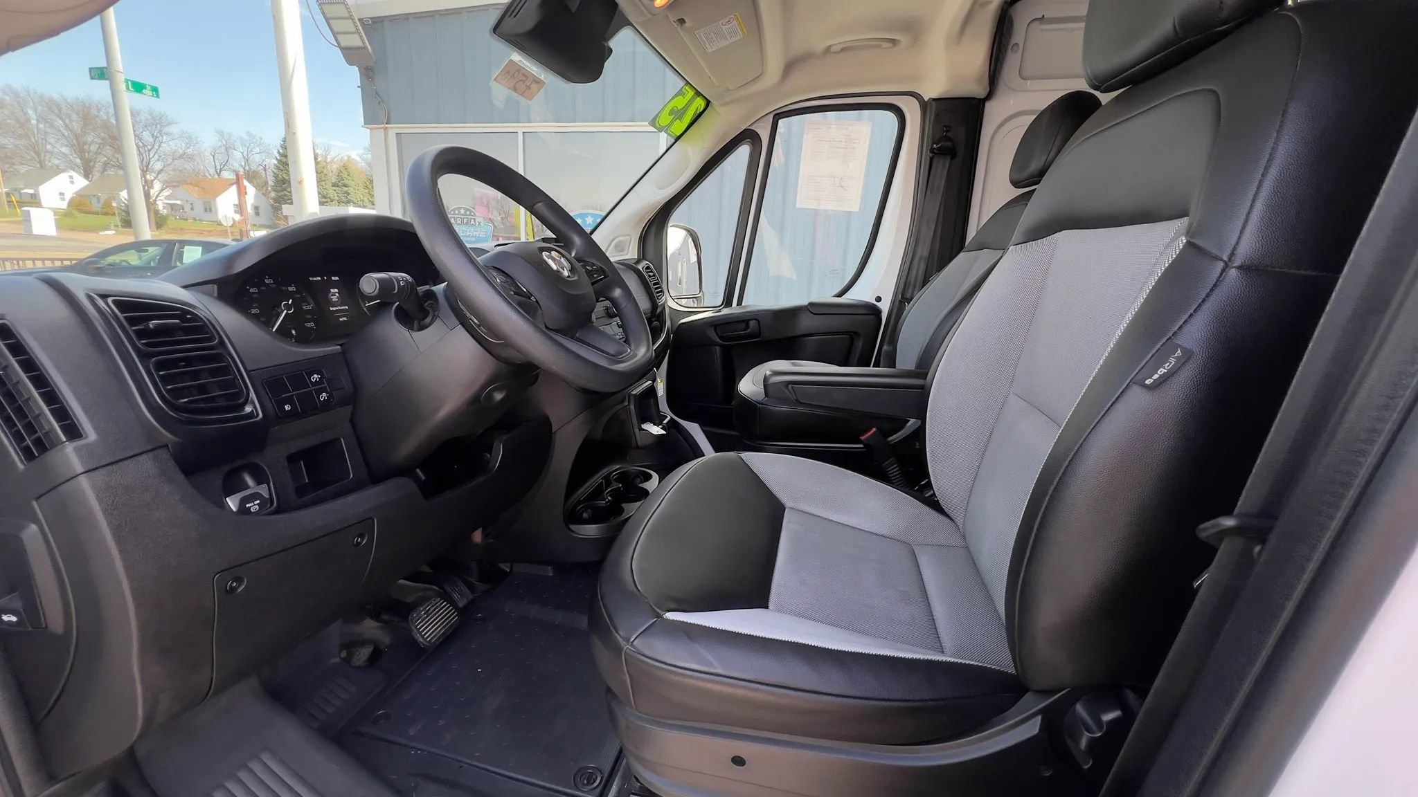 Used 2025 RAM ProMaster 2500 w/ Convenience Group FWD image 26