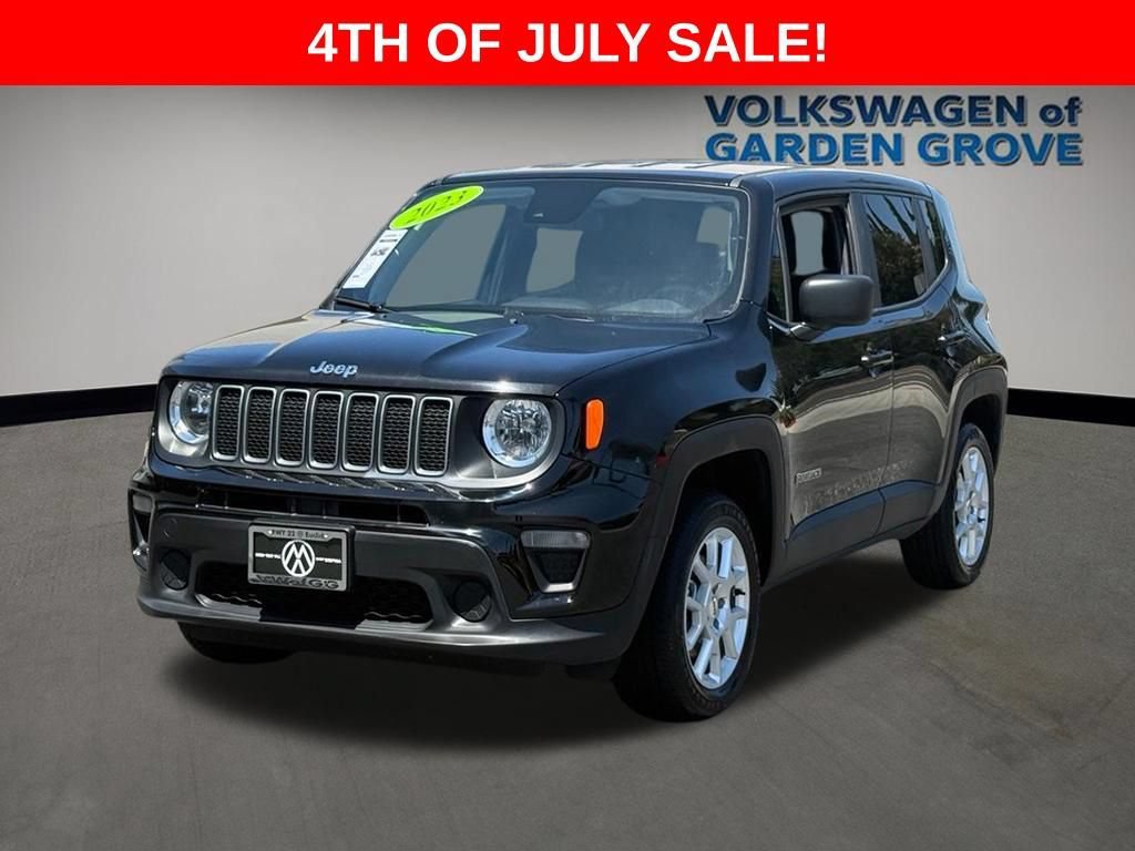 Used 2023 Jeep Renegade Latitude AWD/4WD image 4