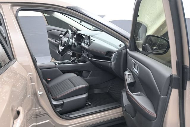 Used 2026 Nissan Rogue SV AWD/4WD image 44