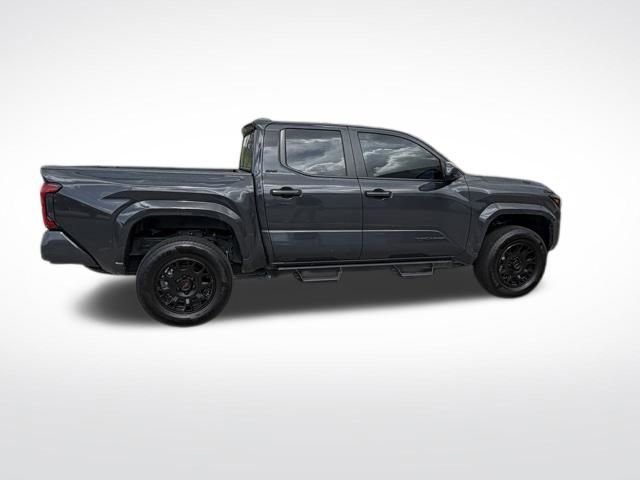 Used 2025 Toyota Tacoma SR5 image 4