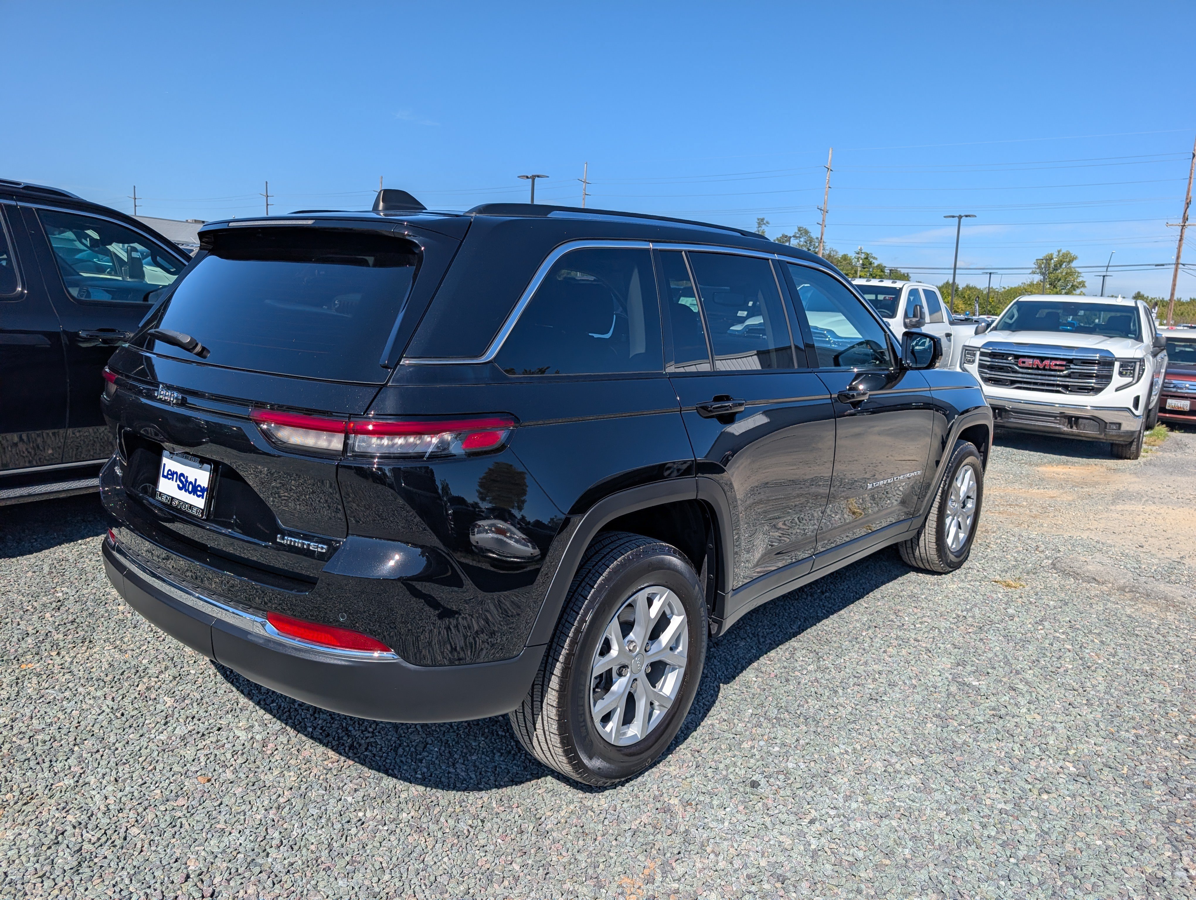 Used 2023 Jeep Grand Cherokee Limited w/ Trailer Tow Prep Group (B) AWD/4WD image 5